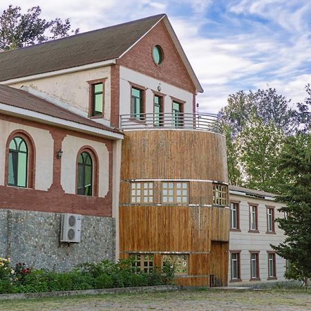 Chabiant Guesthouse Chateau Monolit Ikinci Yeniyol Exteriör bild
