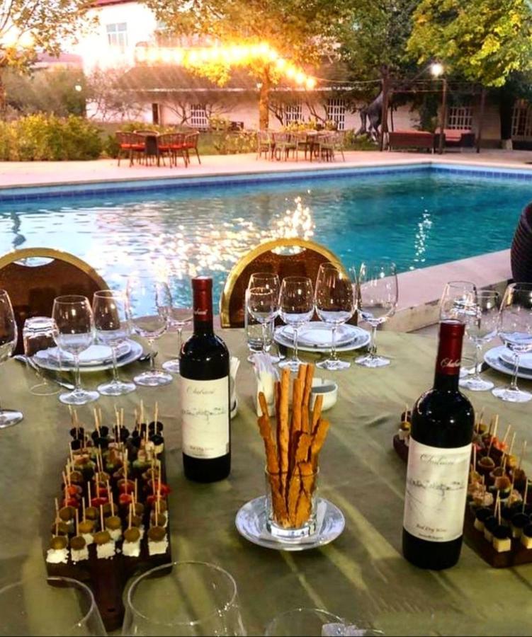Chabiant Guesthouse Chateau Monolit Ikinci Yeniyol Exteriör bild