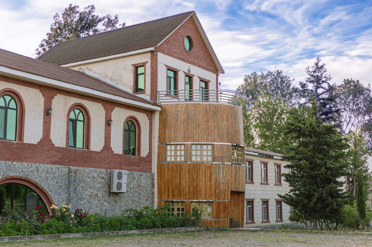 Chabiant Guesthouse Chateau Monolit Ikinci Yeniyol Exteriör bild