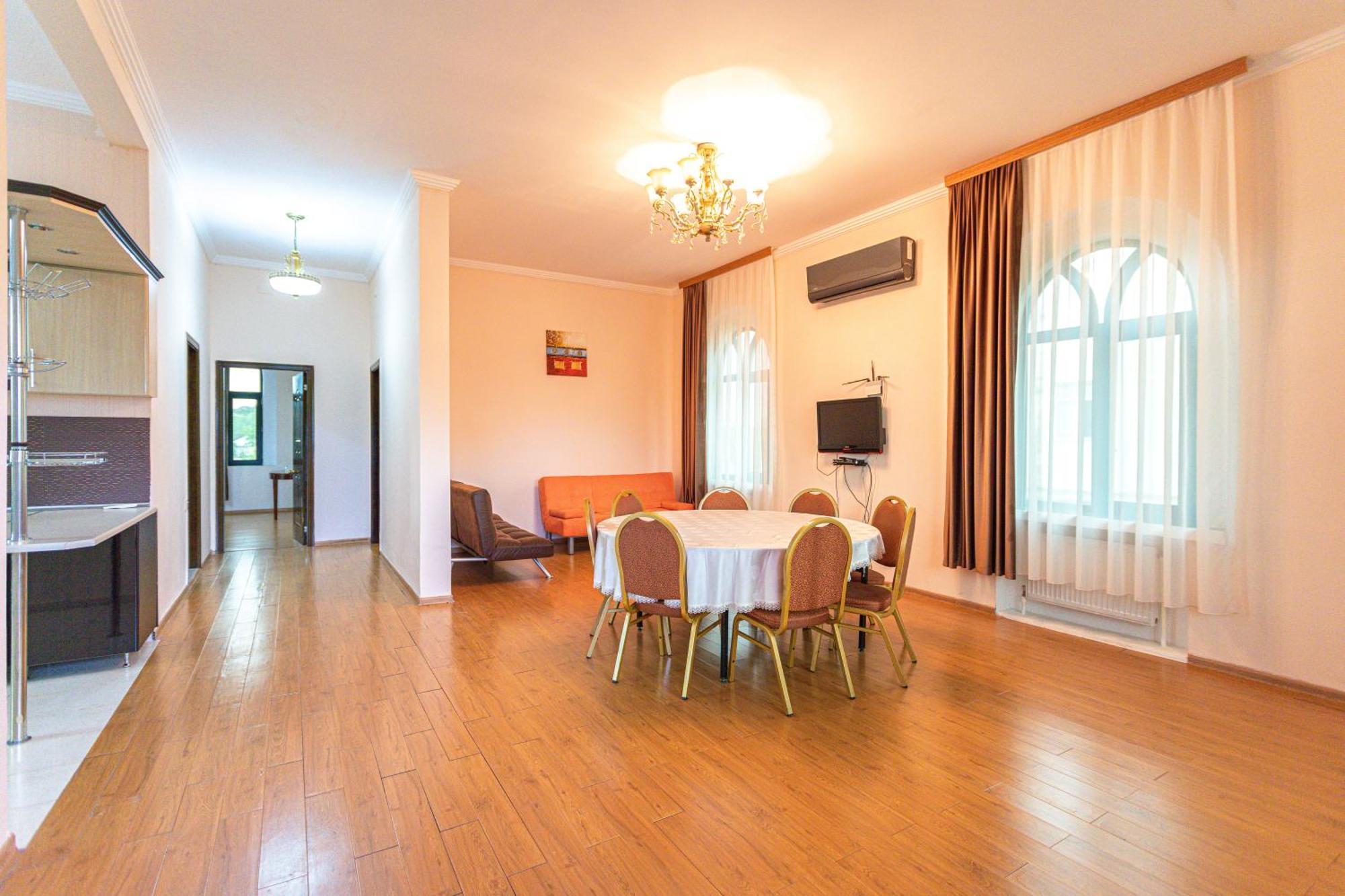 Chabiant Guesthouse Chateau Monolit Ikinci Yeniyol Exteriör bild