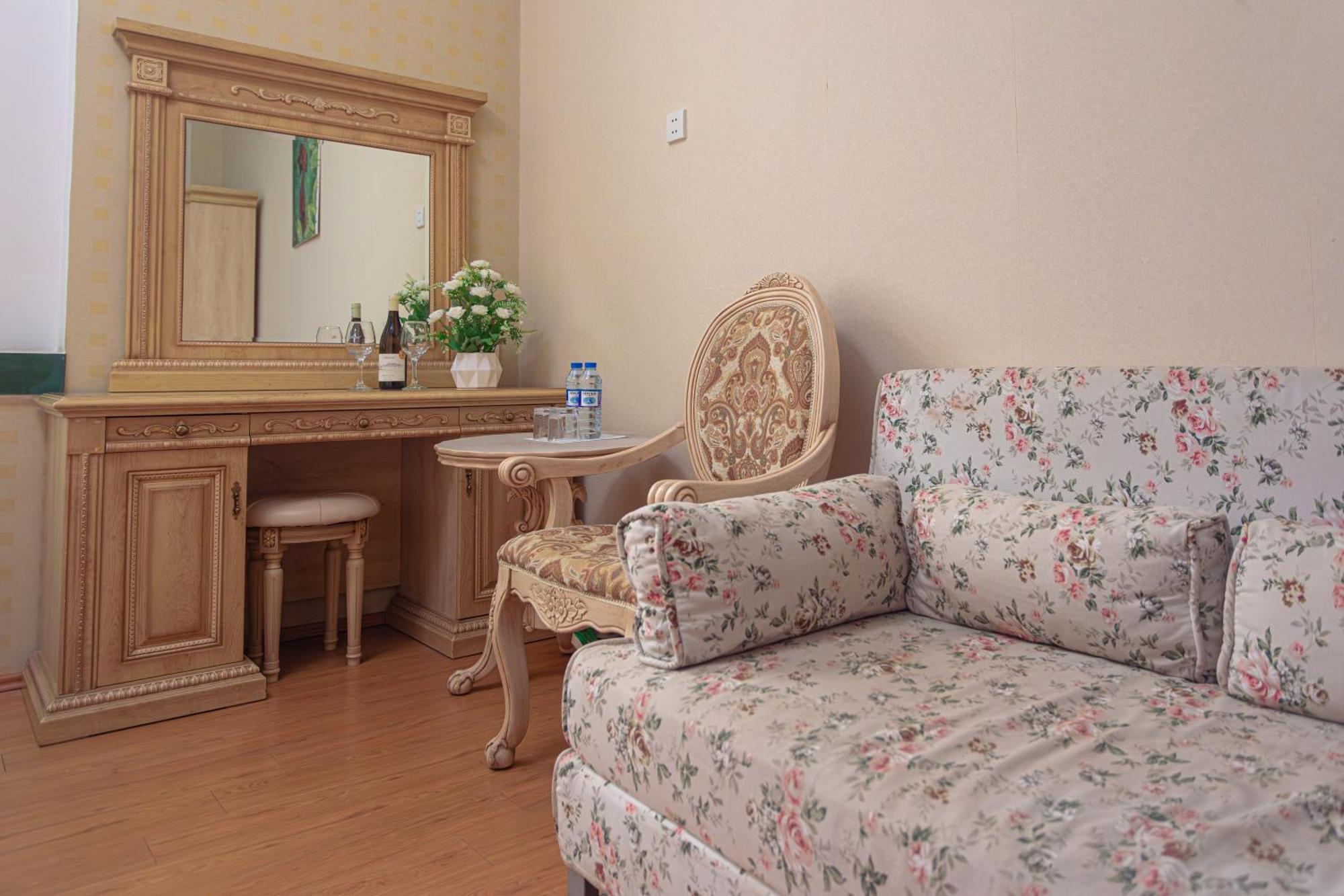 Chabiant Guesthouse Chateau Monolit Ikinci Yeniyol Exteriör bild
